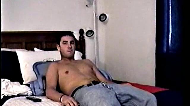 Straight Jeremy Gets Pleasured