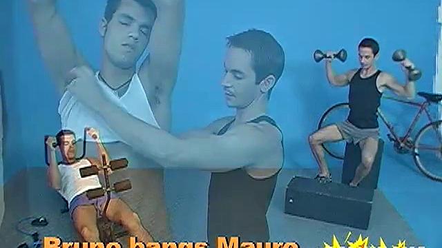 бруно и мауро жарко трахаются: большой член и глубокий минет