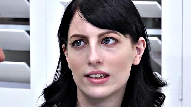 шикарная брюнетка alex harper жарко трахается с отчимом