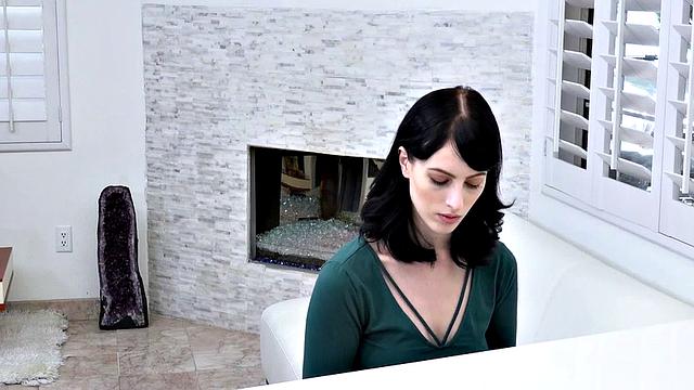 Alex Harper Shows Her Skills to Her Stepfather