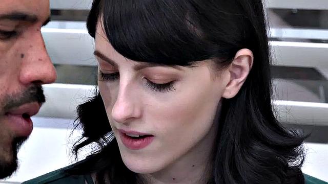 шикарная брюнетка alex harper жарко трахается с отчимом