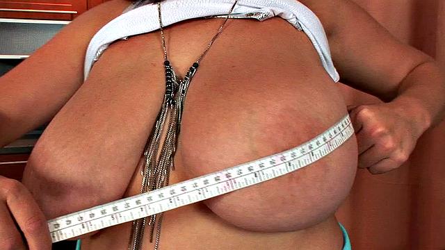 Arianna Sinn's Big Tits Party