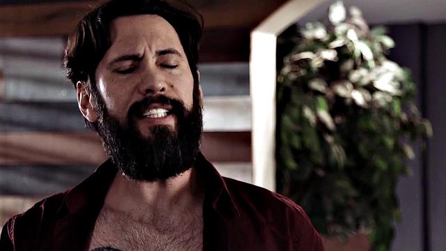 татуированная рыжая отсасывает и получает в жопу раком