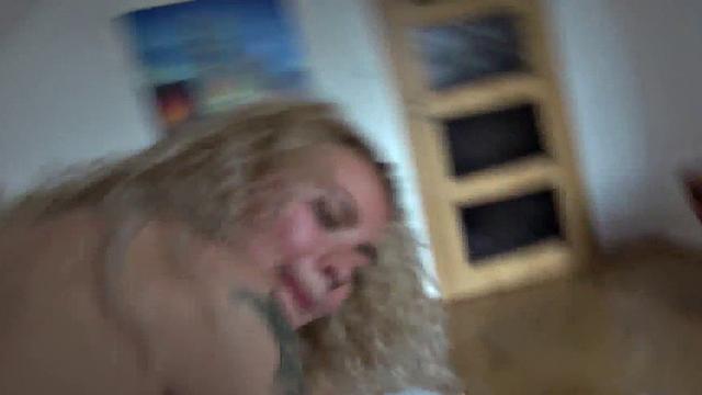 Dirty mum wants a good hard fuck today