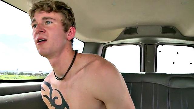 Blindfolded amateur blown by gay dude for cash