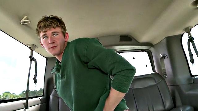 Blindfolded amateur blown by gay dude for cash