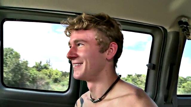 Blindfolded amateur blown by gay dude for cash