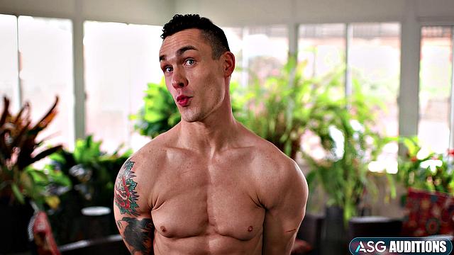 Ginger Hunk Fucks Tatted Bi Newbie - ASGmax