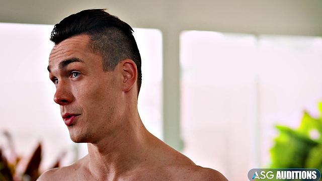 Ginger Hunk Fucks Tatted Bi Newbie - ASGmax