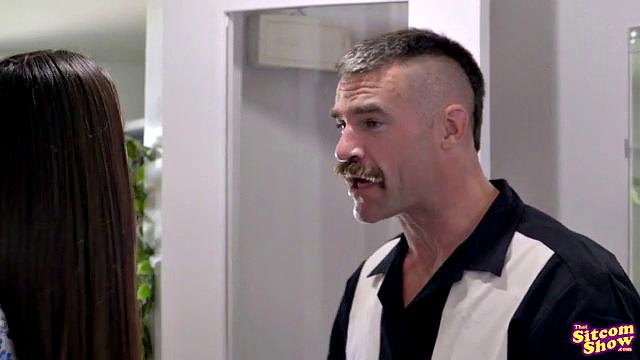 Two Men Show A Better Lover - S4:E8