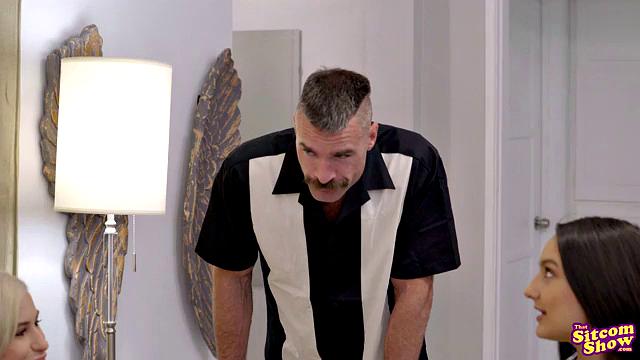 Two Men Show A Better Lover - S4:E8