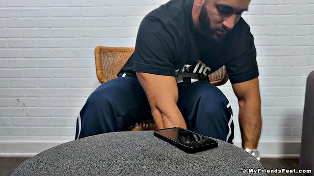 Dominus Shows off His Size 11 Feet