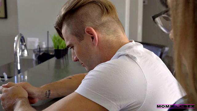 Mommy's Boy - S11:E8