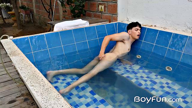 Luis Angel takes a break from work and goes all in for some hot guy-on-guy action