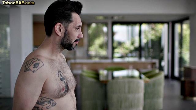 Tiny babe and Bigtitted MILF pussy-fucked