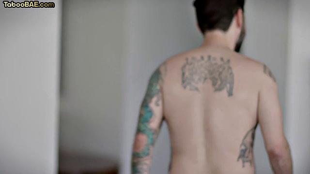 Tiny babe and Bigtitted MILF pussy-fucked