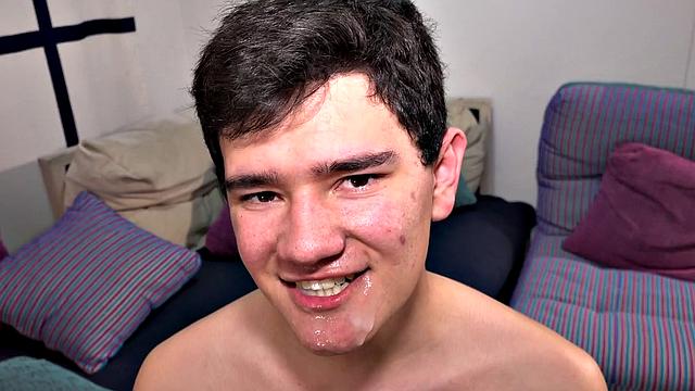 андреас принимает большой член габо в pov