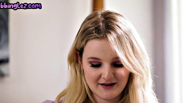 Asian dyke gets her pussy licked by GF while fingering her