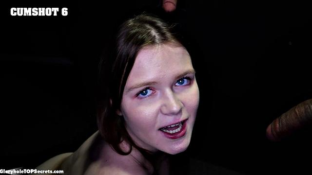 ава марина ловит сперму ртом у дырки в стене