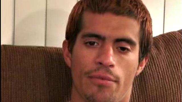 Nate дрочит с остервенением и выстреливает мощно