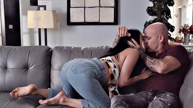 Bigass tattoo babe GF passionately fucked and jizzed by BF