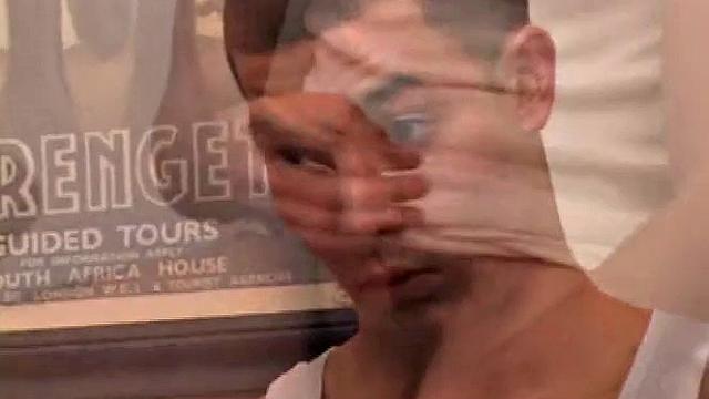 Бреннан Старк грубо дрочит и выстреливает мощно