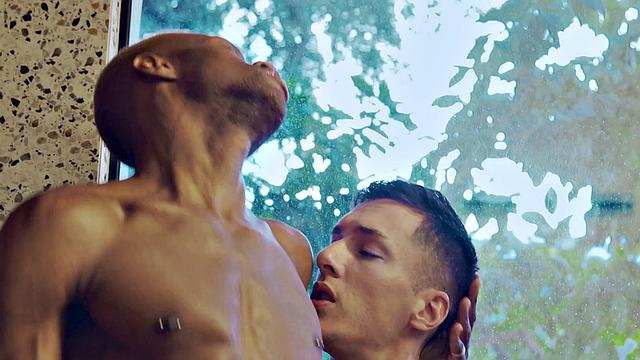 Тристан Хантер освоил чёрную попку и теперь ему нужен огнетушитель