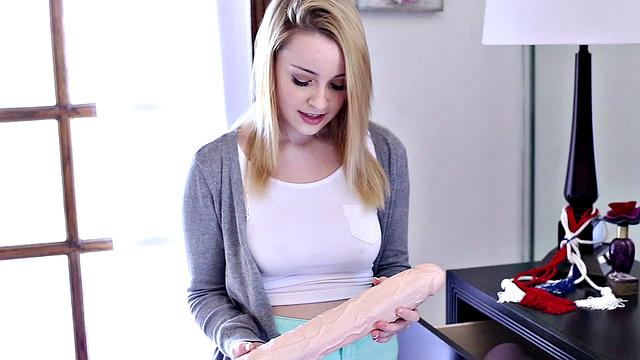 No Cash, But I Got Huge Dildo