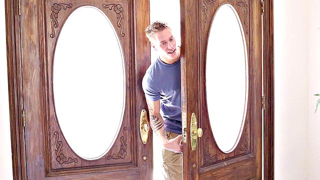 No Cash, But I Got Huge Dildo