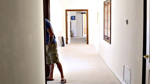 No Cash, But I Got Huge Dildo