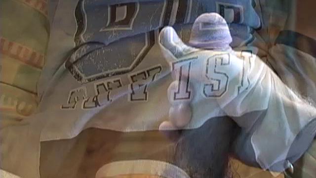 Джоей Рид не может остановиться - мощный гей соло с огромным членом.