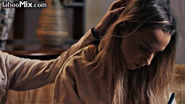 Big ass MILF pussylicked by petite cutie