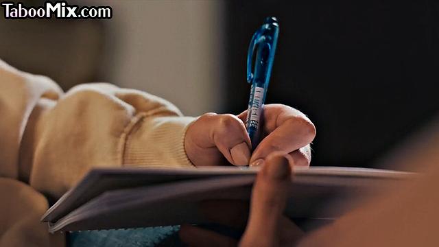 Big ass MILF pussylicked by petite cutie