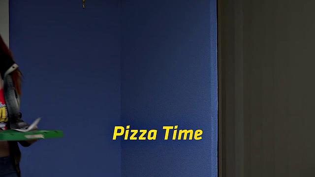 Vipissy - Pizza Time - Piss Drinking
