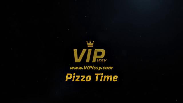 Vipissy - Pizza Time - Piss Drinking