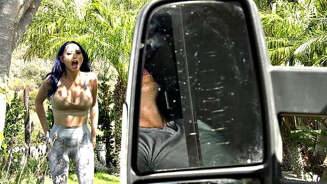 Big Boobs Milf Eve Marlow Finds A Voyeur Jerking Off And Invites For Hardcore Fuck