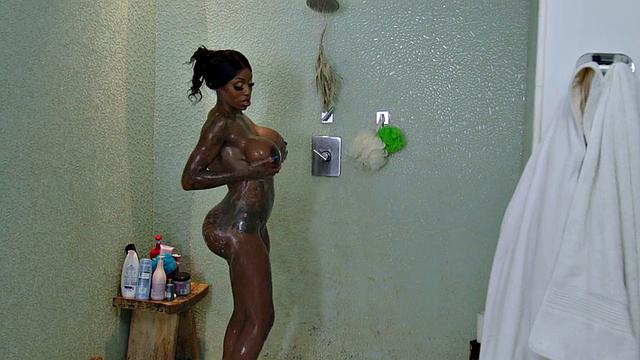 Big-titted ebony cougar with insatiable pussy seducing a guy