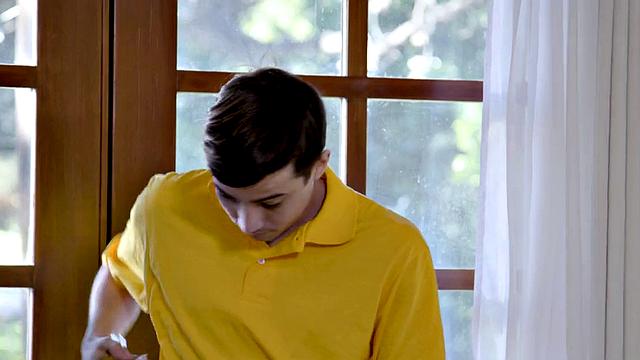 Big-titted ebony cougar with insatiable pussy seducing a guy