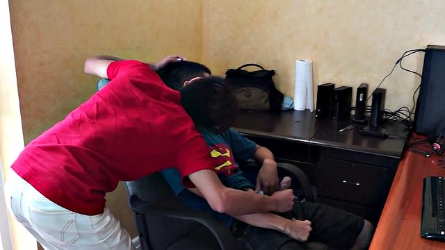 Nippon amateur twinks enjoy barebacking anal