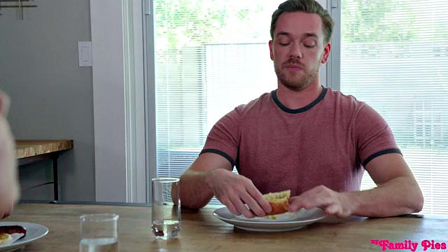 Cuckoo For Cock - S9:E3