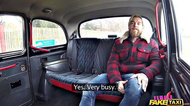 Tourist pays taxi fare with a hot cumshot in reverse cowgirl and doggystyle