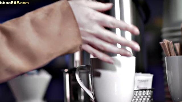 Cute lesbian babe eaten by her GF before scissoring