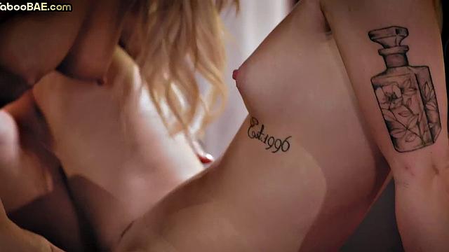 Cute lesbian babe eaten by her GF before scissoring