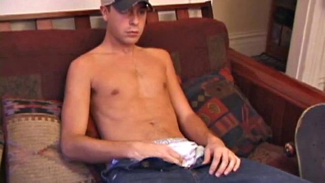 Super cute Vincenzo is back for a solo jerk off session. The hunky, hard and horny boy gets right to massaging his dick. Stripping out of his undrrwear the skater boy gets his cock rock hard.