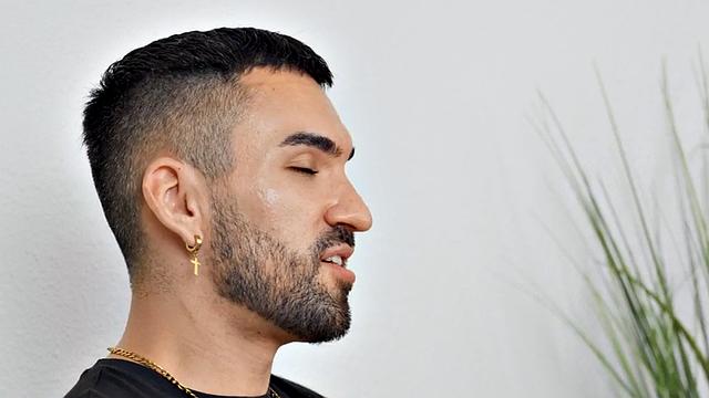 Gorgeous hung ethnic solo playing with his big shaft