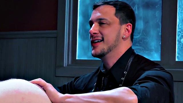 Amateur spitroasted before fisting in breeding trio