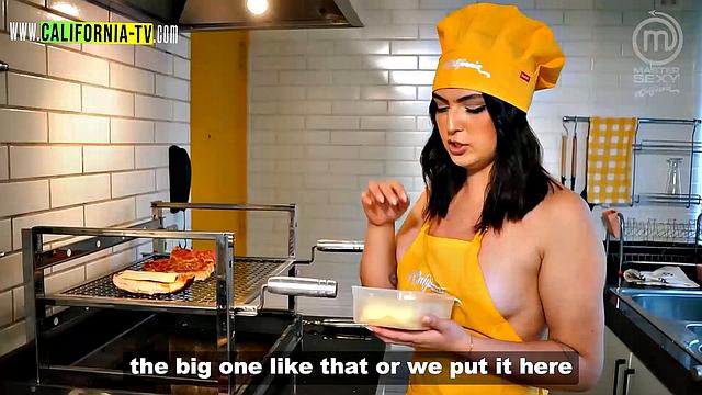 Clara Wellen, Brazilian influencer, caught opening the door naked for a motorcycle courier