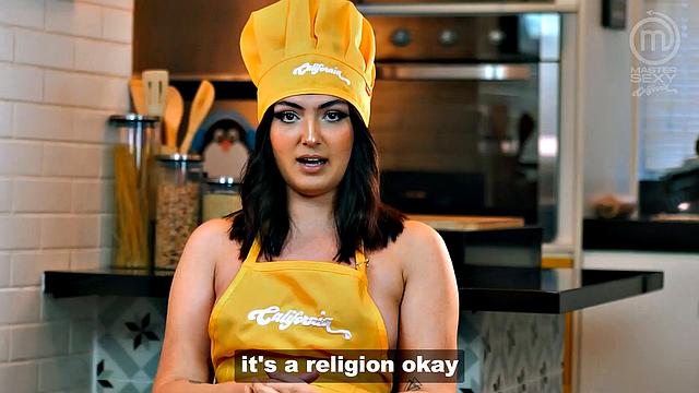 Clara Wellen, Brazilian influencer, caught opening the door naked for a motorcycle courier