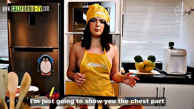 Clara Wellen, Brazilian influencer, caught opening the door naked for a motorcycle courier