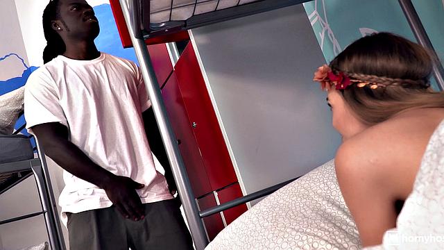 чешка эвелин деллай жадно принимает здоровенный член фредди гонга в попку